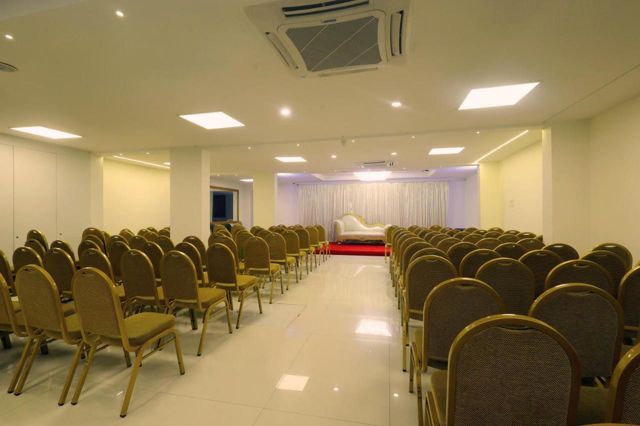 Grand Regency Rajajinagar, Iskcon Temple - Wtc Hotel Bangalore Buitenkant foto