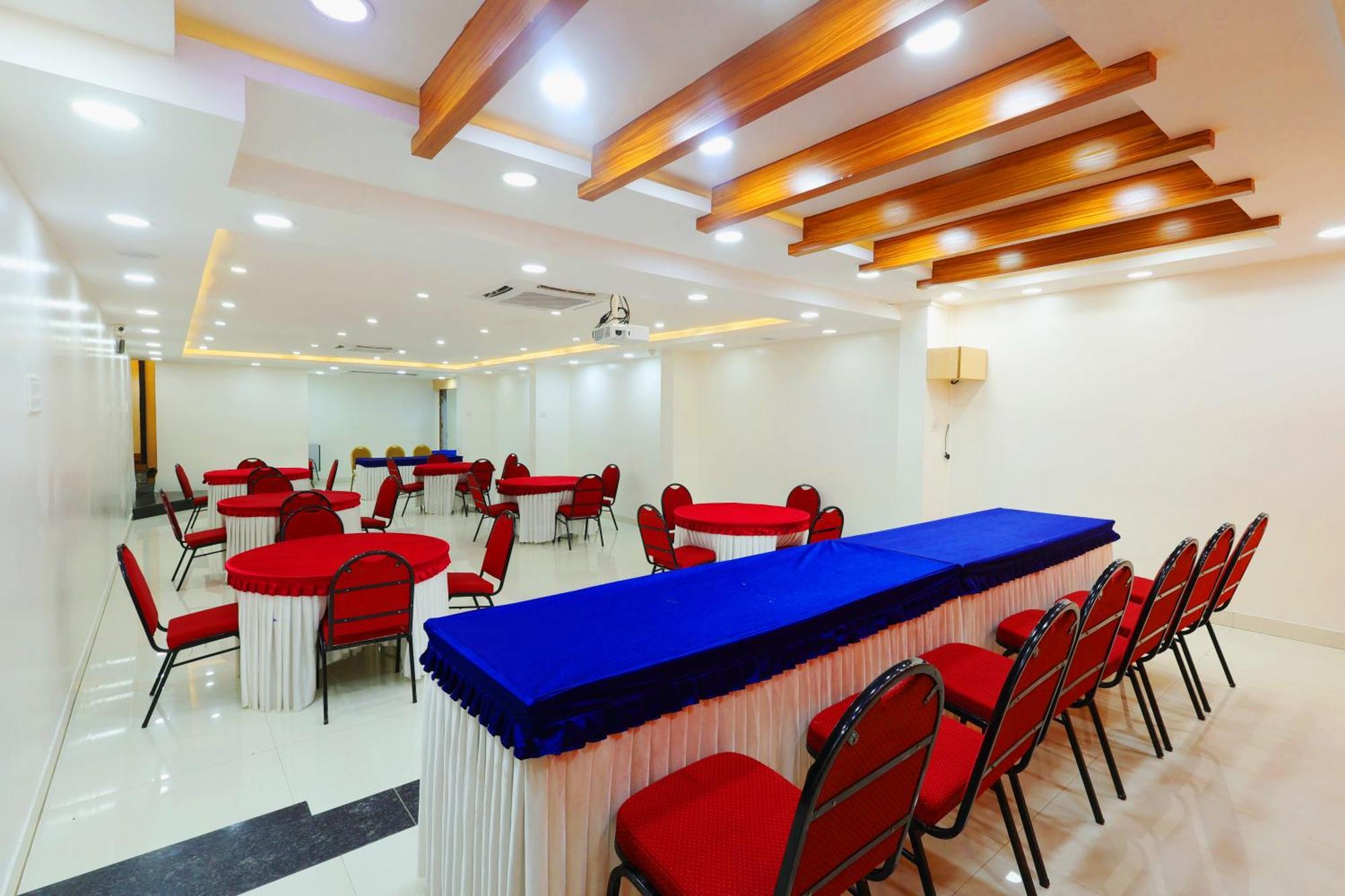 Grand Regency Rajajinagar, Iskcon Temple - Wtc Hotel Bangalore Buitenkant foto