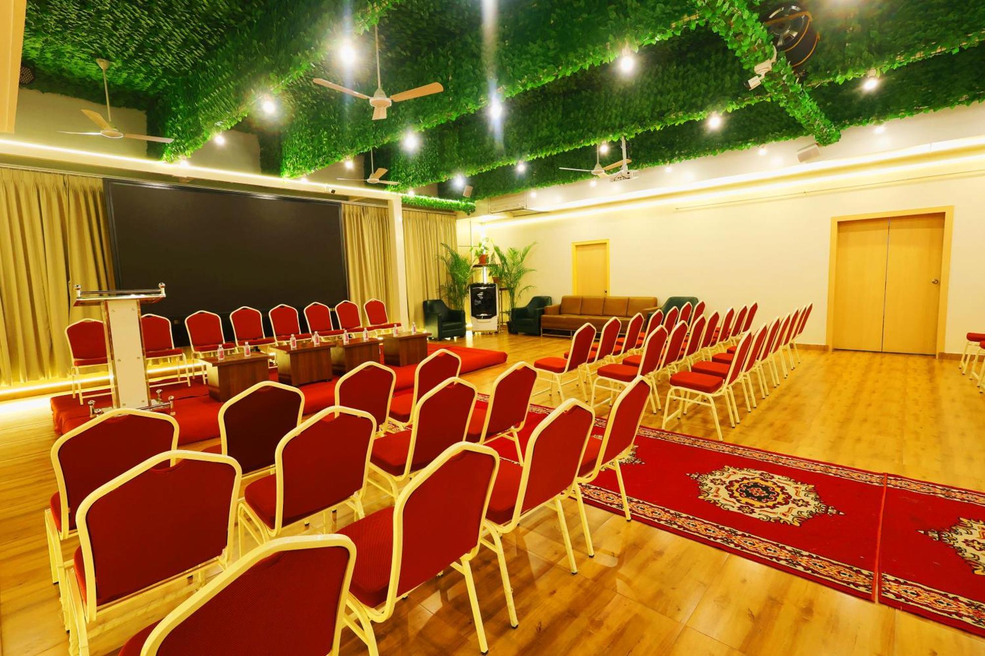 Grand Regency Rajajinagar, Iskcon Temple - Wtc Hotel Bangalore Buitenkant foto