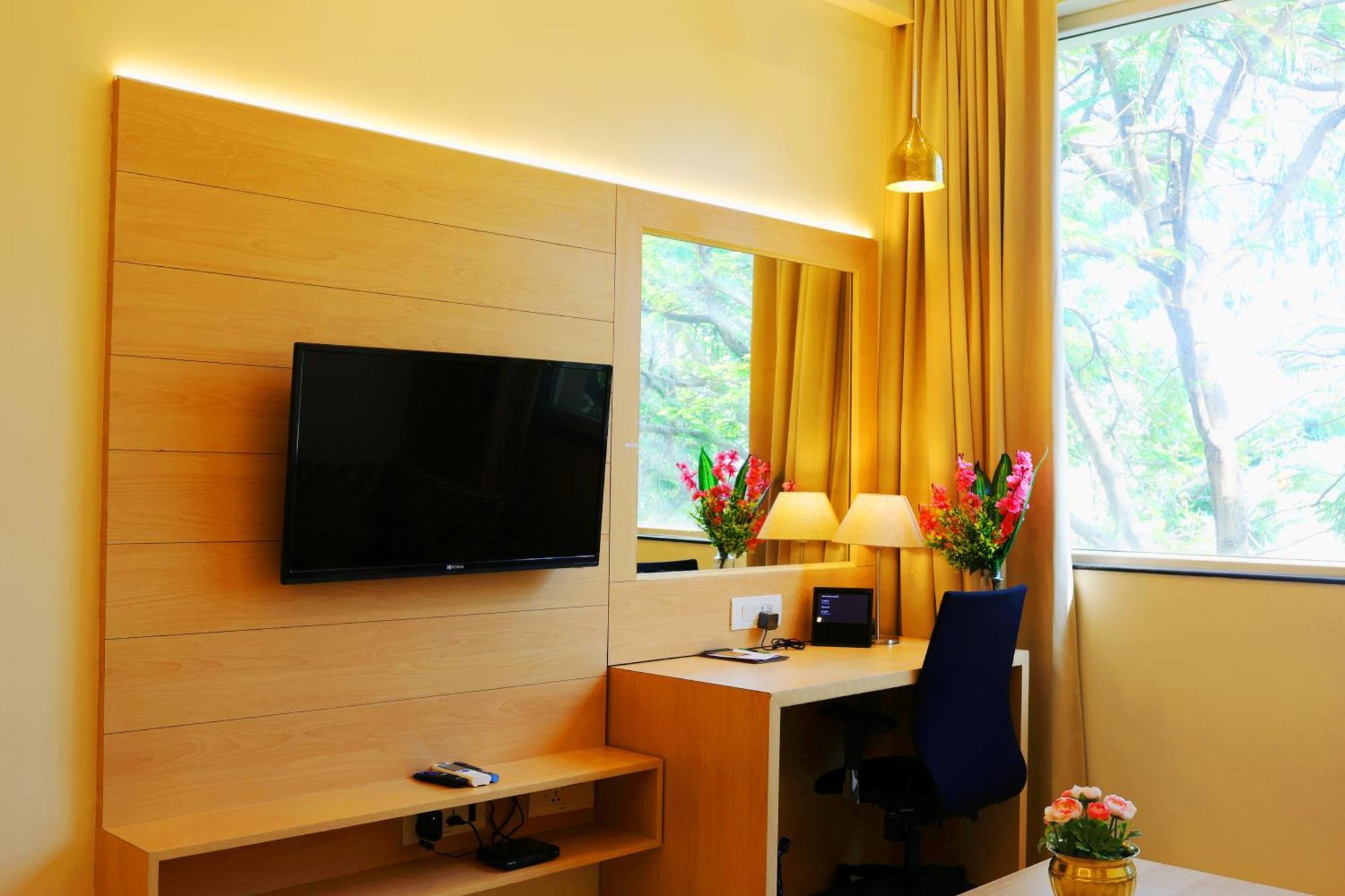 Grand Regency Rajajinagar, Iskcon Temple - Wtc Hotel Bangalore Buitenkant foto